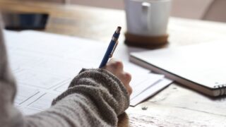 AI文章生成のリライト副業で単価を上げる4つの基準