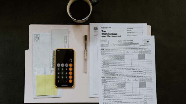 AI副業のインボイス制度対応｜免税事業者を続ける4基準